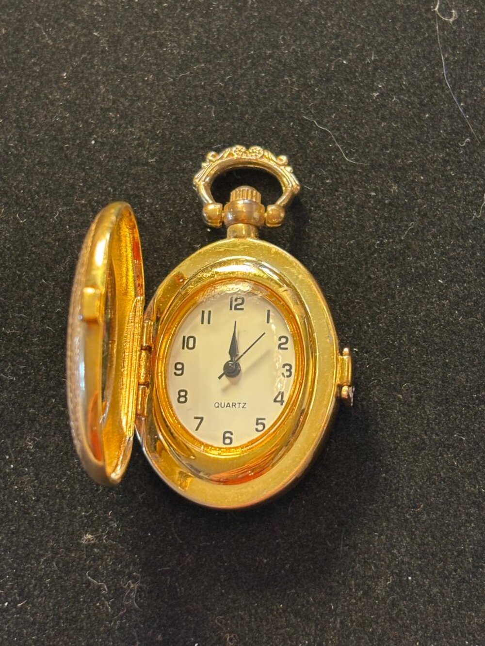 Vintage Gold Tone Ornate Floral Oval Locket Pocket Watch w/ Butterfly & Flower